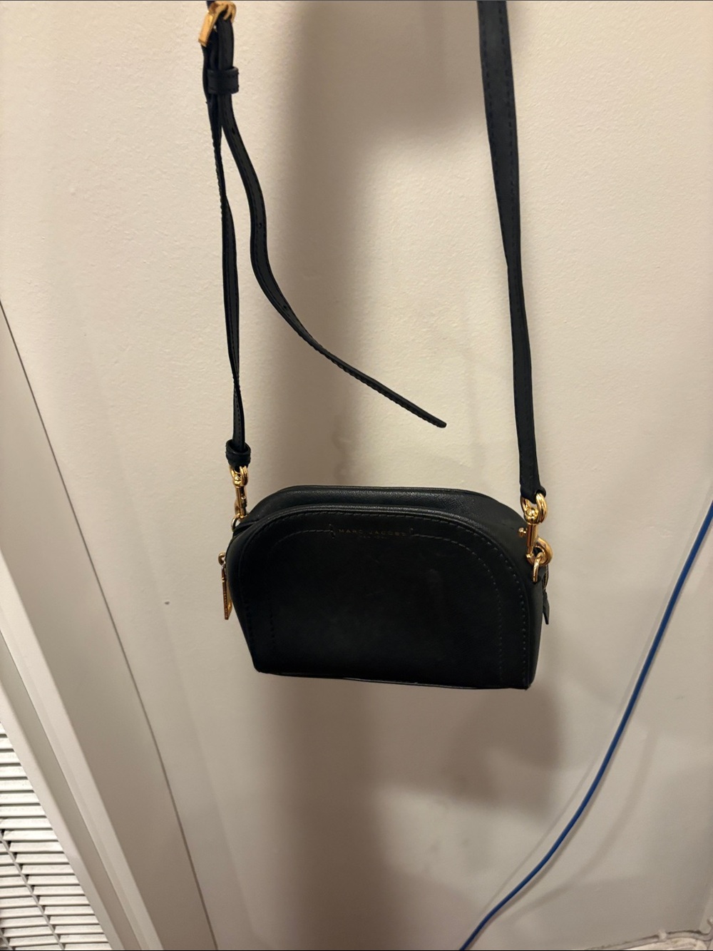 Classic Black Leather Crossbody Bag - Unbranded